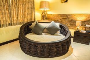 Grand Anse Hotel | Oasis Hotel Restaurant & Spa