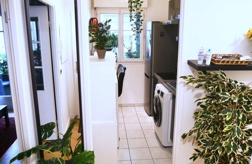 Le Plessis-Robinson Apartment | Oasis in the heart of town