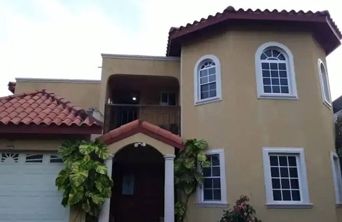 Beverly Hills House | Oasis@Karachi-Centrally Located 4Bed/4.5Bath Home