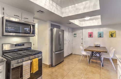Paradise House | Oasis Near STRIP, Pool, Jacuzzi, Deck, Poker Room