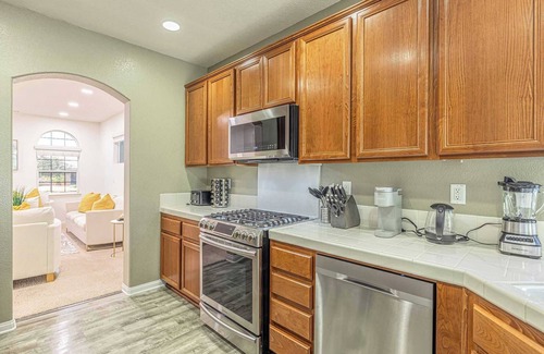 Palmdale House | Oasis of Comfort on Alton Drive – Spacious 4BR Home for 30+ Day Stays #41892