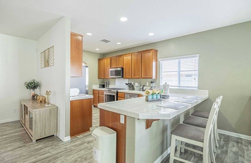 Palmdale House | Oasis of Comfort on Alton Drive – Spacious 4BR Home for 30+ Day Stays #41892