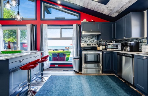 Leamington Cottage | OASIS ON THE LAKE