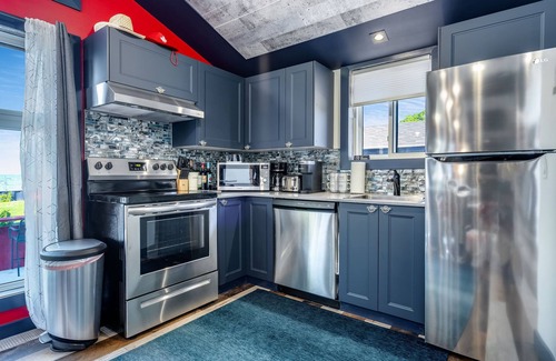 Leamington Cottage | OASIS ON THE LAKE