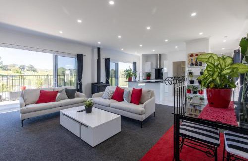 Ormondville House | Oasis Rural Retreat