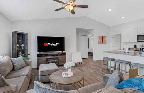 Diplomat House | Oasis W/Heated Salt Water Pool & Private Pier! Great for 2 Families!