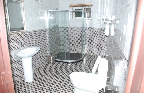 New Abirem Hotel | Obaa'S Golden Plaza Hotel