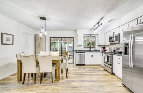 Fellowship House | Ocala Home w/Fenced Yard Near WEC: Dogs Welcome!