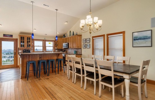 Nags Head House | Ocean Aire: Heated Pool, hot tub, dog-friendly, easy beach access!