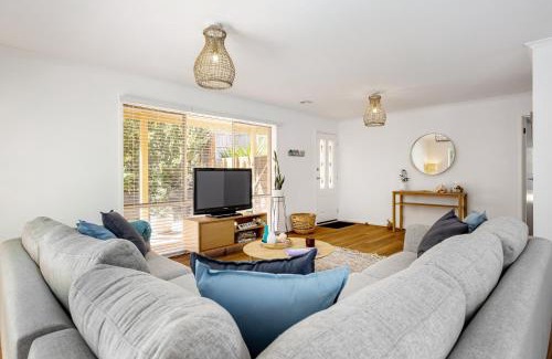 Tootgarook House | Ocean Bay Retreat - Relish in Gorgeous Beachy Style