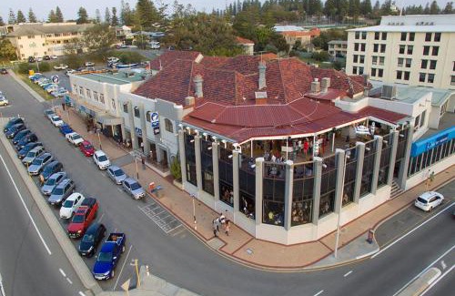 Cottesloe Hotel | Ocean Beach Hotel