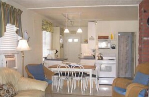 Surf City Apartment | Ocean block first floor duplex in Surf City. Immaculate!