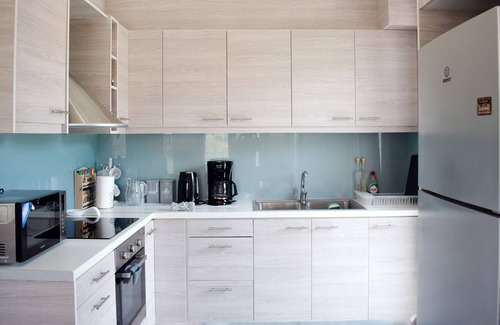 Gerani Apartment | OCEAN BREEZE APARTMENT-CH,30m from sandy beach