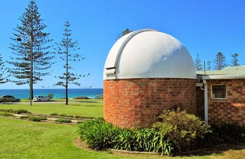 Port Macquarie Apartment | Ocean Court 7 - Town Beach Holiday Convenience