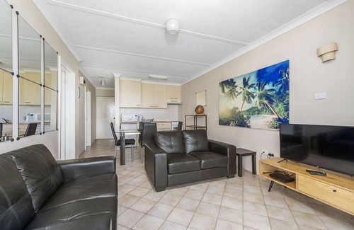 Port Macquarie Apartment | Ocean Court 8 - Town Beach Holiday Convenience