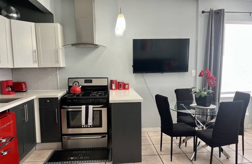 Mid Beach Apartment | Ocean Dream Spacious Studio on Collins Ave by the Beach and Boardwalk