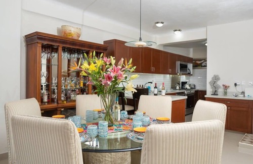 Flamingos Condo | Ocean Front Condo with Pool Sleeps 6 People
