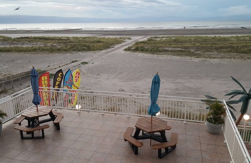 Wildwood Crest Condo | Ocean Front Condo, 2 Rooms Eff -Sleeps 6- Nonsmoking rooms