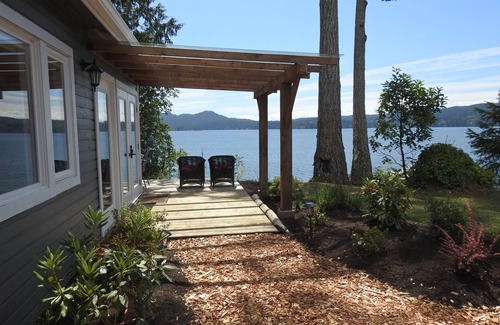 Sooke Cabin | Ocean Front Cottage in Sooke on Vancouver Island Kayaking Hot Tub