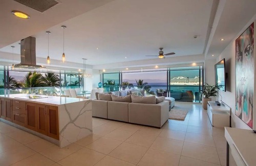 Puerto Vallarta Condo | Ocean Front Luxurious 4 BR Condo at Peninsula