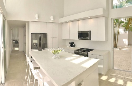 Carlton House | Ocean Front Luxury