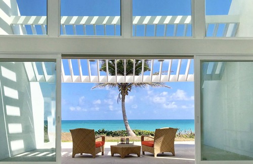 Carlton House | Ocean Front Luxury