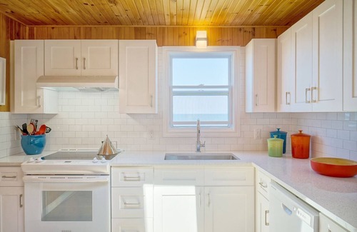 Savage Harbour Cottage | Ocean Front Property, Nearby Beaches and Breathtaking Sunsets!
