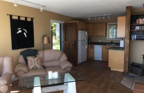 Discovery Islands Cottage | Ocean Front - Spectacular Scenery - Quadra Island