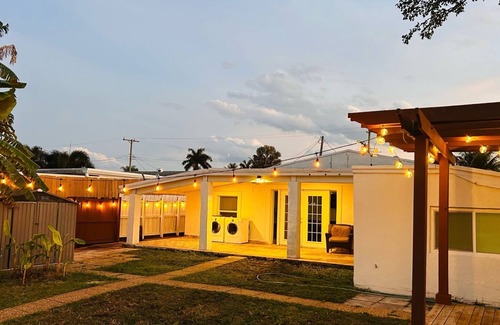 North Central Hollywood House | Ocean Front Suit Independent entrance 8 minutes from the Beach