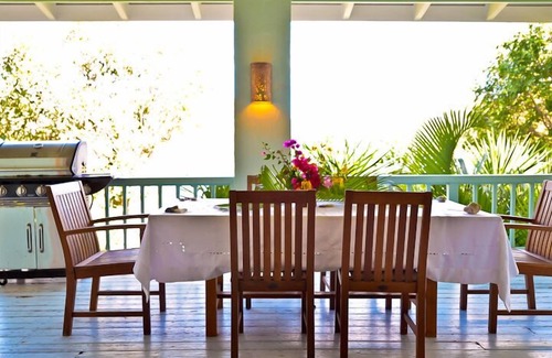 Hart Bay Villa | Ocean Garden - Two suites with large king bedroom