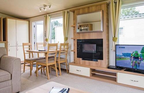 Llanllwchaiarn Resort | Ocean Heights Holiday Park