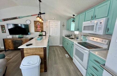 Surfside Beach House | Ocean Lakes, Pet Friendly, Golf Cart, Beach