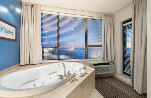 White Rock Hotel | Ocean Promenade Hotel