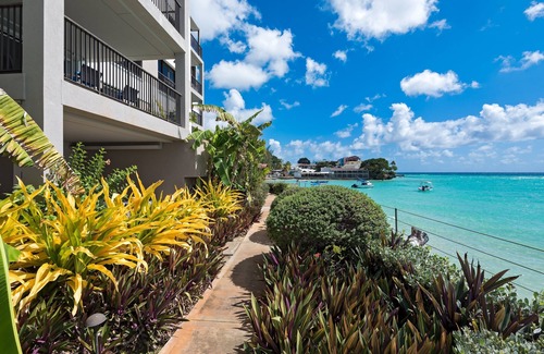 Worthing Condo | Ocean Reef 102 - Luxury Beachfront Condo