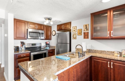 Fernandina Beach Condo | Ocean’s Edge: Your Beachfront Retreat condo w/Pool