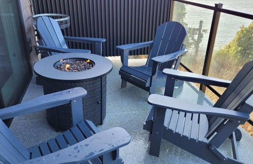 Port Renfrew House | Ocean Serenity (Oceanfront, Amazing Views) H319210275