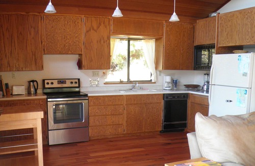 Manchester House | Ocean Tree House - Mountain Views, Wrap Around Balcony, Privacy and Serenity