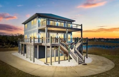Myrtle Grove House | OCEAN VIBES ON THE INTRACOASTAL