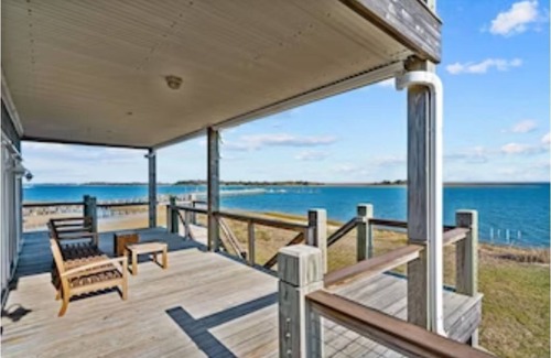 Myrtle Grove House | OCEAN VIBES ON THE INTRACOASTAL