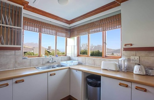 Scott Estate Villa | Ocean view 4 bedroom villa with pool - Bahari House.