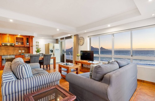 Bloubergstrand Apartment | Ocean View 701 - Two Bedroom Apartment, Sleeps 4