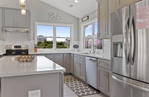 Emerald Isle House | OCEAN VIEW, across from beach access, BEAUTIFULLY updated 4 bed,4 bath,sleeps 12