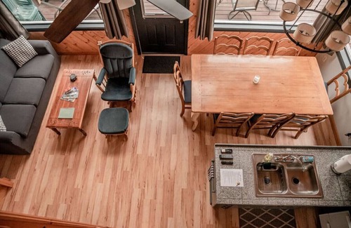 Anchor Point Cabin | Ocean-view Cabins on the Anchor Point Bluff