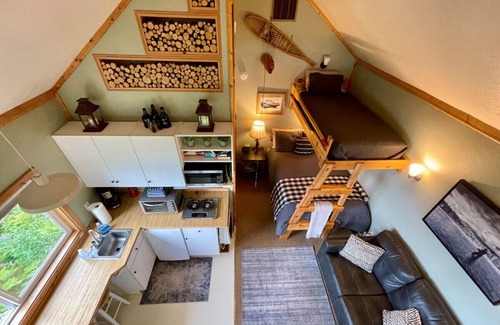 Anchor Point Cabin | Ocean-view Cabins on the Anchor Point Bluff