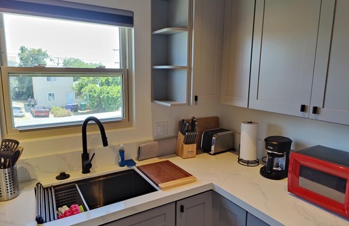 Linda Vista Apartment | Ocean View Central San Diego Treehouse Super Quiet Garden Apartment