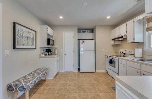 Wilmington Beach House | Ocean view deck, steps from the beach, 2 king beds, easily accommodates four