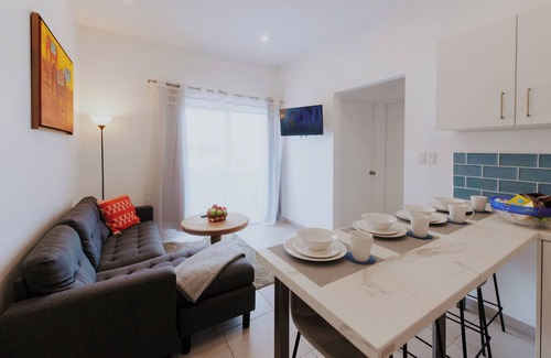 Rancho House | Ocean-view downtown apartment