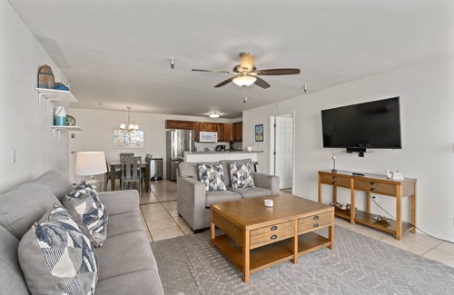 South Mission Beach Condo | Ocean View Dream - Massive Private Deck & Grill