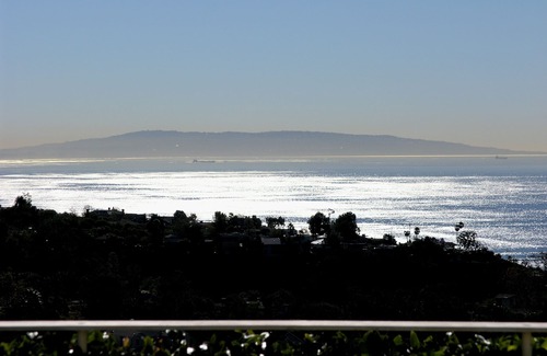 Pacific Palisades House | Ocean View European Art Villa