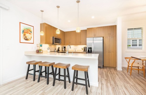 Makaha Valley House | Ocean View Home for Family Fun Getaway Near Beach w/Hot Tub and Bbq Grill